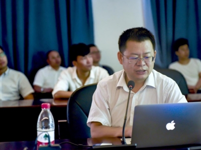 清華大學(xué)何繼江博士蒞臨芯能科技授課